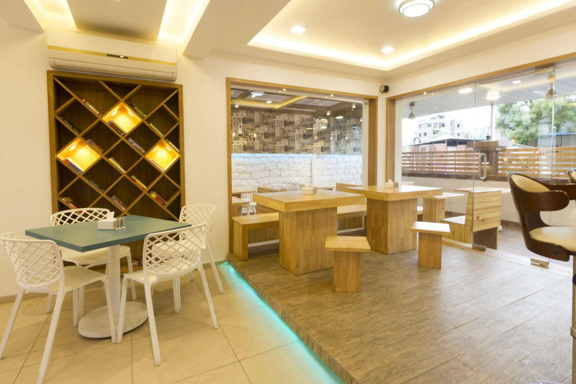 缤旅帝国酒店 浦那 外观 照片
